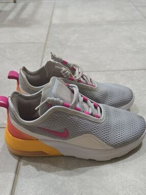 Nike Air Max Motion 2 - Gray, Pink, Yellow